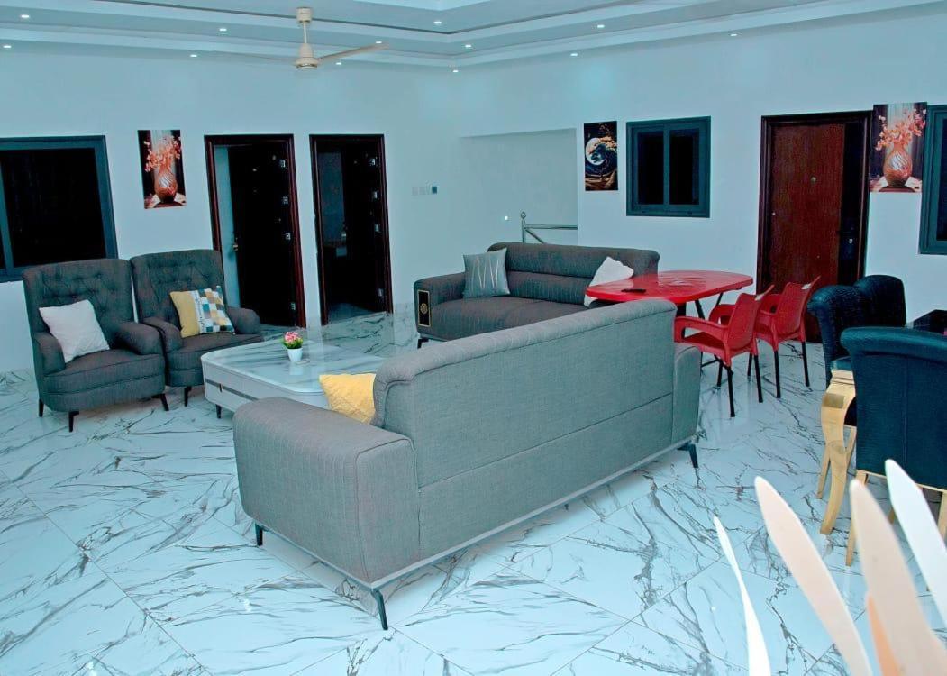The Lords Palace Guest House Tema Buitenkant foto