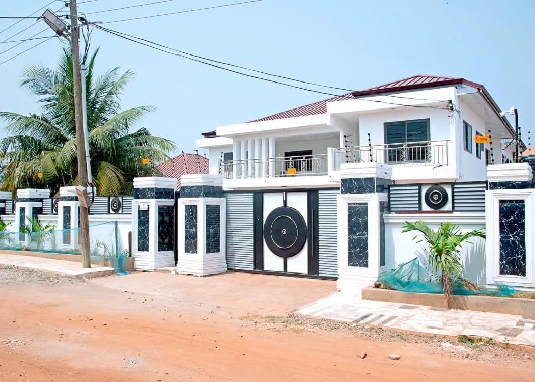 The Lords Palace Guest House Tema Buitenkant foto